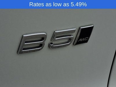 2023 Volvo XC40 B5 AWD Plus Dark Theme