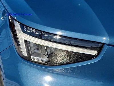 2023 Volvo XC40 B5 AWD Plus Dark Theme