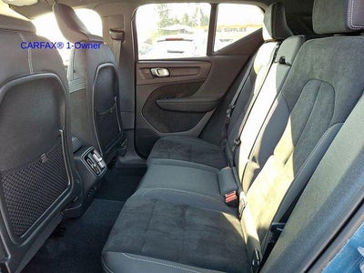 2023 Volvo XC40 B5 AWD Plus Dark Theme