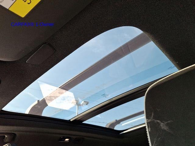 2023 Volvo XC40 B5 AWD Plus Dark Theme