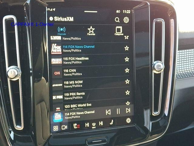 2023 Volvo XC40 B5 AWD Plus Dark Theme