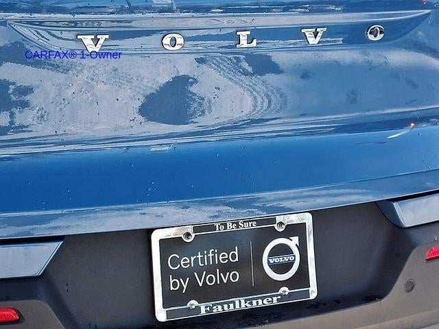 2023 Volvo XC40 B5 AWD Plus Dark Theme