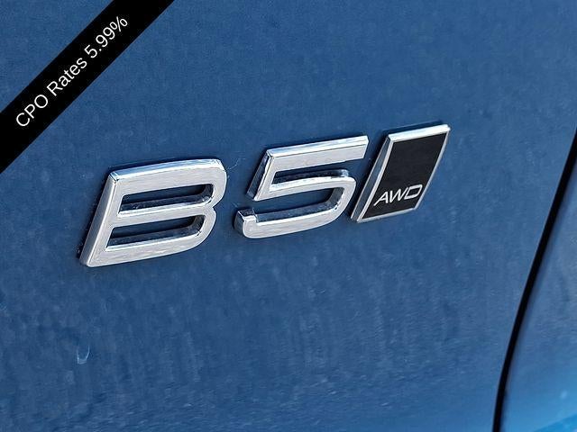 2023 Volvo XC40 B5 AWD Plus Dark Theme