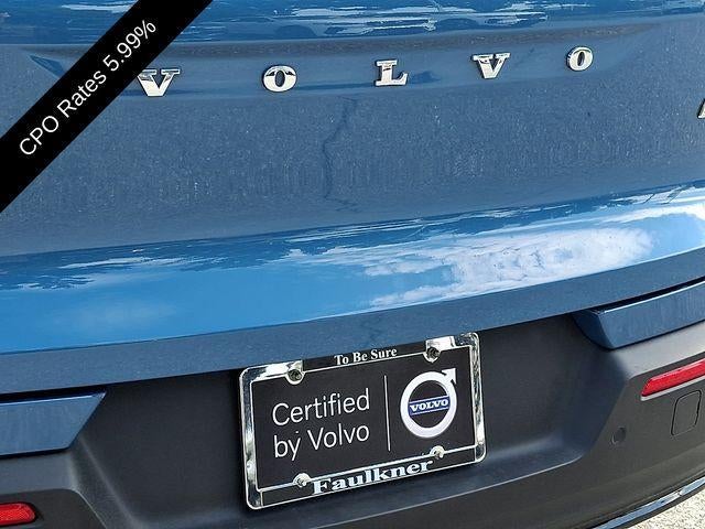 2023 Volvo XC40 B5 AWD Plus Dark Theme