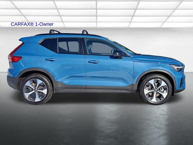 2023 Volvo XC40 B5 AWD Plus Dark Theme