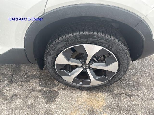 2023 Volvo XC40 B5 AWD Plus Dark Theme