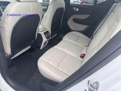 2023 Volvo XC40 B5 AWD Plus Dark Theme