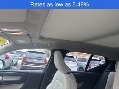 2023 Volvo XC40 B5 AWD Plus Dark Theme