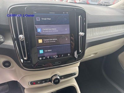 2023 Volvo XC40 B5 AWD Plus Dark Theme