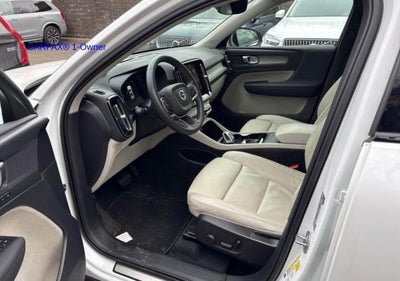 2023 Volvo XC40 B5 AWD Plus Dark Theme