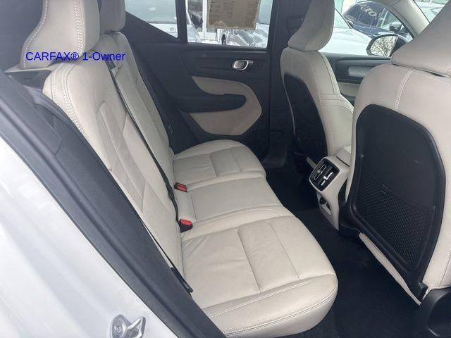 2023 Volvo XC40 B5 AWD Plus Dark Theme