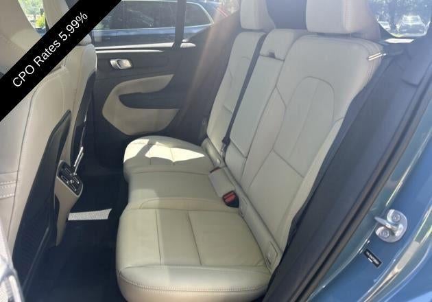 2023 Volvo XC40 B5 AWD Plus Dark Theme