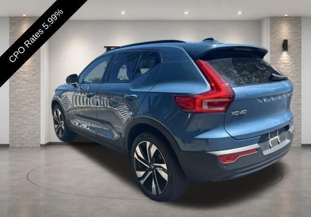 2023 Volvo XC40 B5 AWD Plus Dark Theme