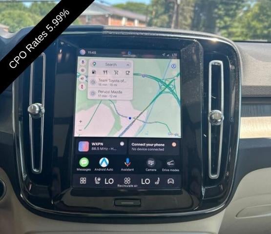 2023 Volvo XC40 B5 AWD Plus Dark Theme