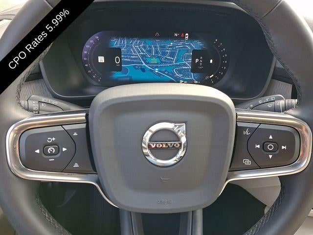 2023 Volvo XC40 B5 AWD Plus Dark Theme