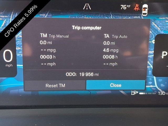 2023 Volvo XC40 B5 AWD Plus Dark Theme
