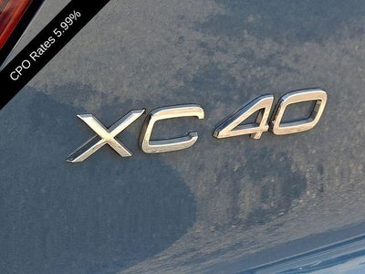 2023 Volvo XC40 B5 AWD Plus Dark Theme