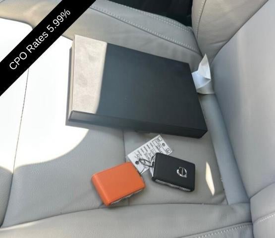 2023 Volvo XC40 B5 AWD Plus Dark Theme