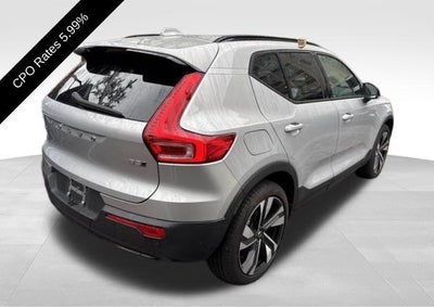 2023 Volvo XC40 B5 AWD Plus Dark Theme