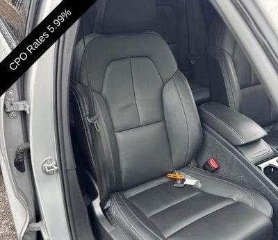 2023 Volvo XC40 B5 AWD Plus Dark Theme
