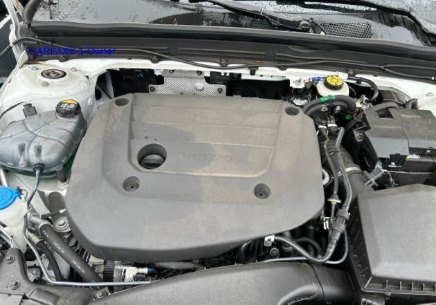 2023 Volvo XC40 B5 AWD Plus Dark Theme