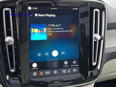 2023 Volvo XC40 B5 AWD Plus Dark Theme