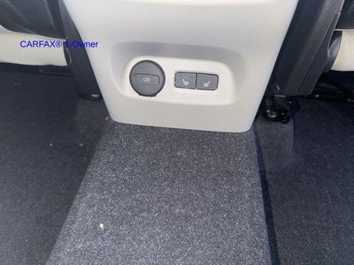 2023 Volvo XC40 B5 AWD Plus Dark Theme