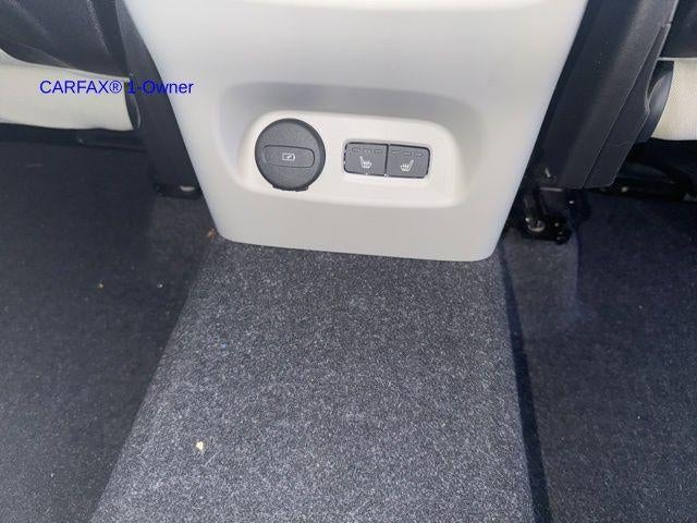 2023 Volvo XC40 B5 AWD Plus Dark Theme