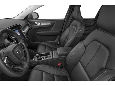 2023 Volvo XC40 B5 AWD Plus Dark Theme