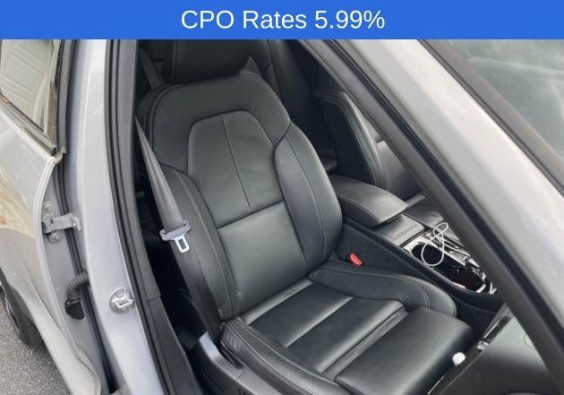 2023 Volvo XC40 B5 AWD Plus Dark Theme