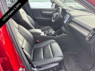 2023 Volvo XC40 B5 AWD Plus Dark Theme