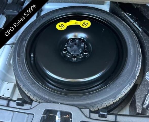 2023 Volvo XC40 B5 AWD Plus Dark Theme