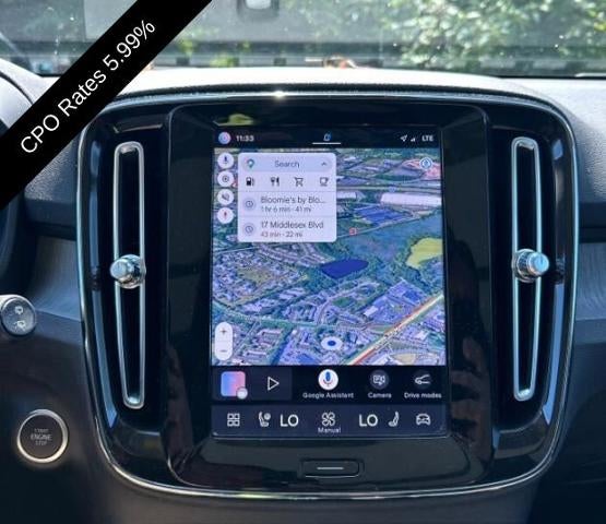 2023 Volvo XC40 B5 AWD Plus Dark Theme