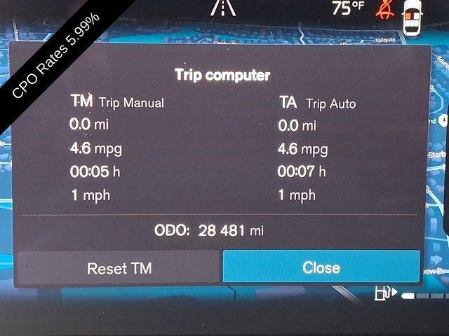 2023 Volvo XC40 B5 AWD Plus Dark Theme