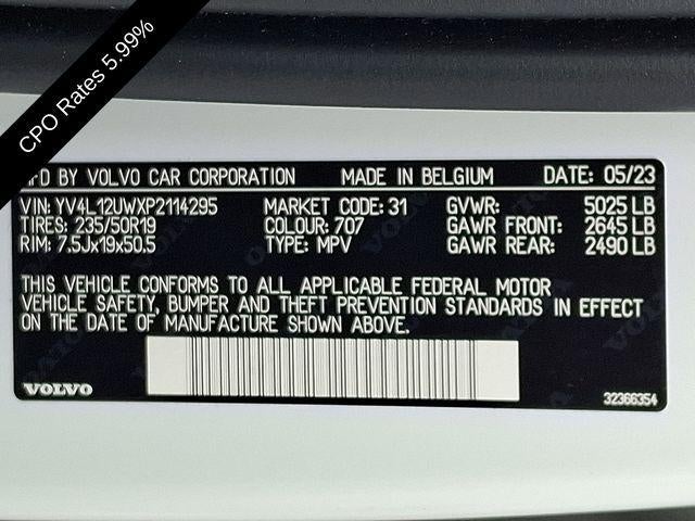 2023 Volvo XC40 B5 AWD Plus Dark Theme