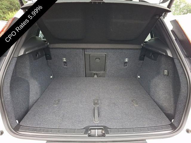 2023 Volvo XC40 B5 AWD Plus Dark Theme