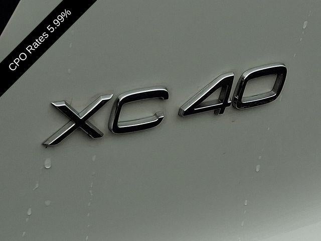 2023 Volvo XC40 B5 AWD Plus Dark Theme