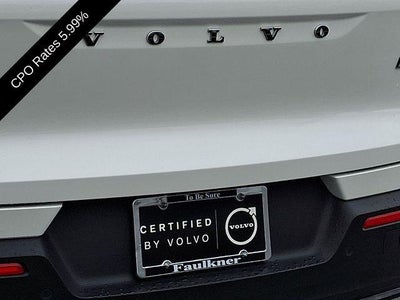 2023 Volvo XC40 B5 AWD Plus Dark Theme