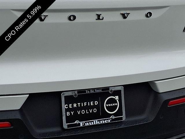 2023 Volvo XC40 B5 AWD Plus Dark Theme