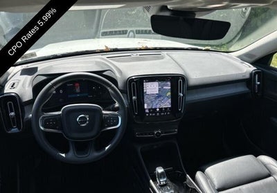 2023 Volvo XC40 B5 AWD Plus Dark Theme