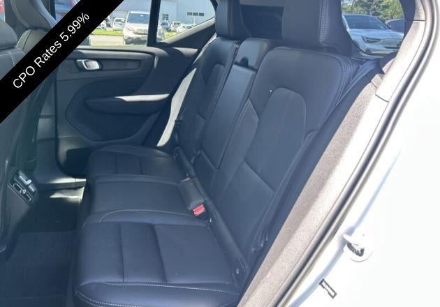 2023 Volvo XC40 B5 AWD Plus Dark Theme