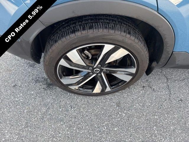 2023 Volvo XC40 B5 AWD Ultimate Dark Theme