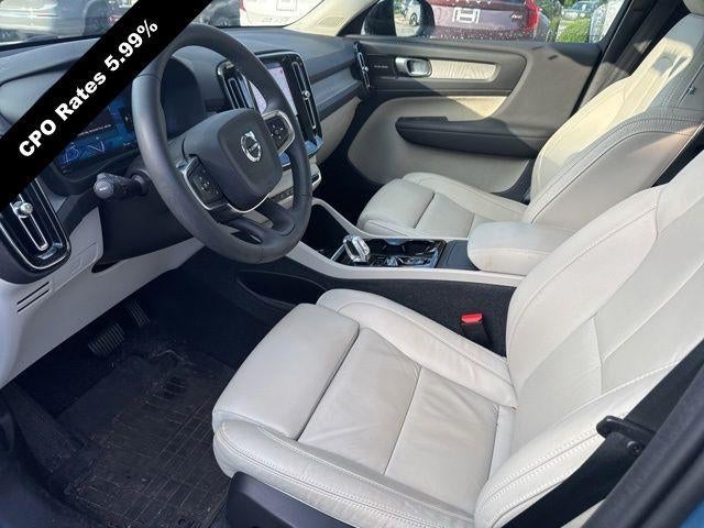 2023 Volvo XC40 B5 AWD Ultimate Dark Theme