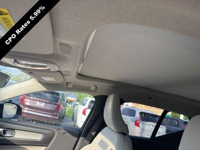 2023 Volvo XC40 B5 AWD Ultimate Dark Theme