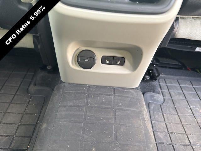 2023 Volvo XC40 B5 AWD Ultimate Dark Theme