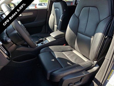 2023 Volvo XC40 B5 AWD Ultimate Dark Theme
