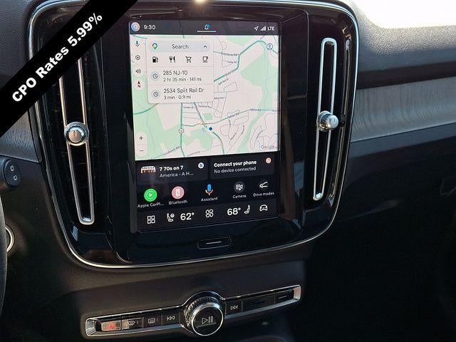 2023 Volvo XC40 B5 AWD Ultimate Dark Theme