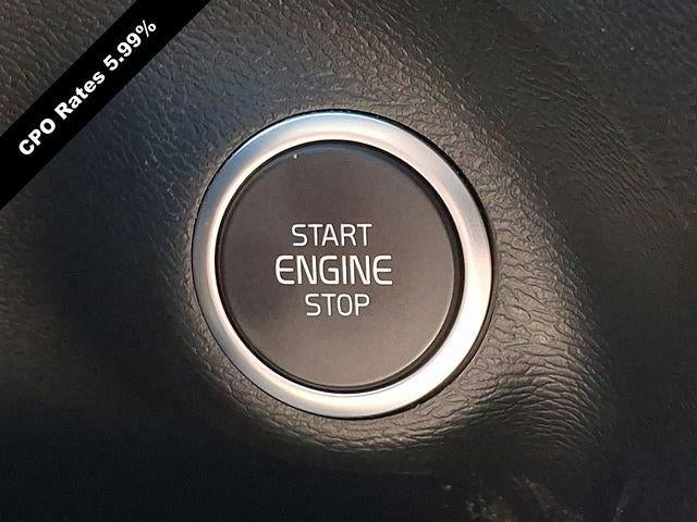 2023 Volvo XC40 B5 AWD Ultimate Dark Theme