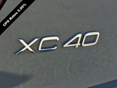 2023 Volvo XC40 B5 AWD Ultimate Dark Theme