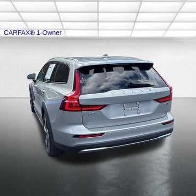 2025 Volvo V60 Cross Country B5 AWD Plus